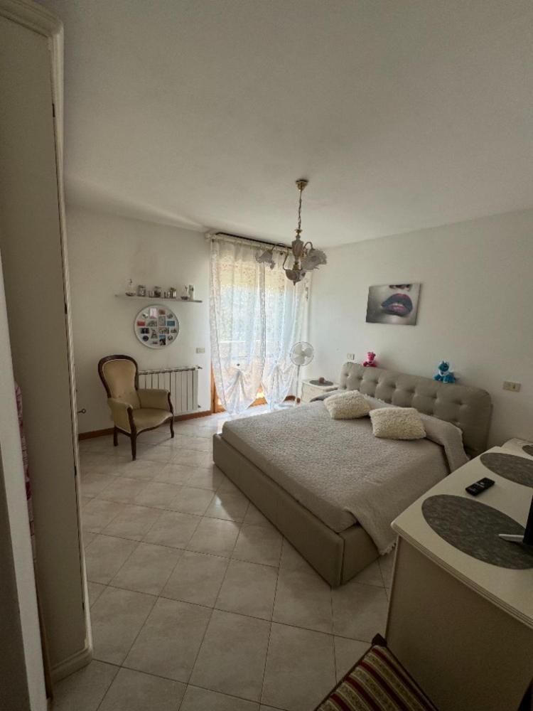 Bellissima Stanza Con Parcheggio Gratuito Apartman Cinquale Kültér fotó