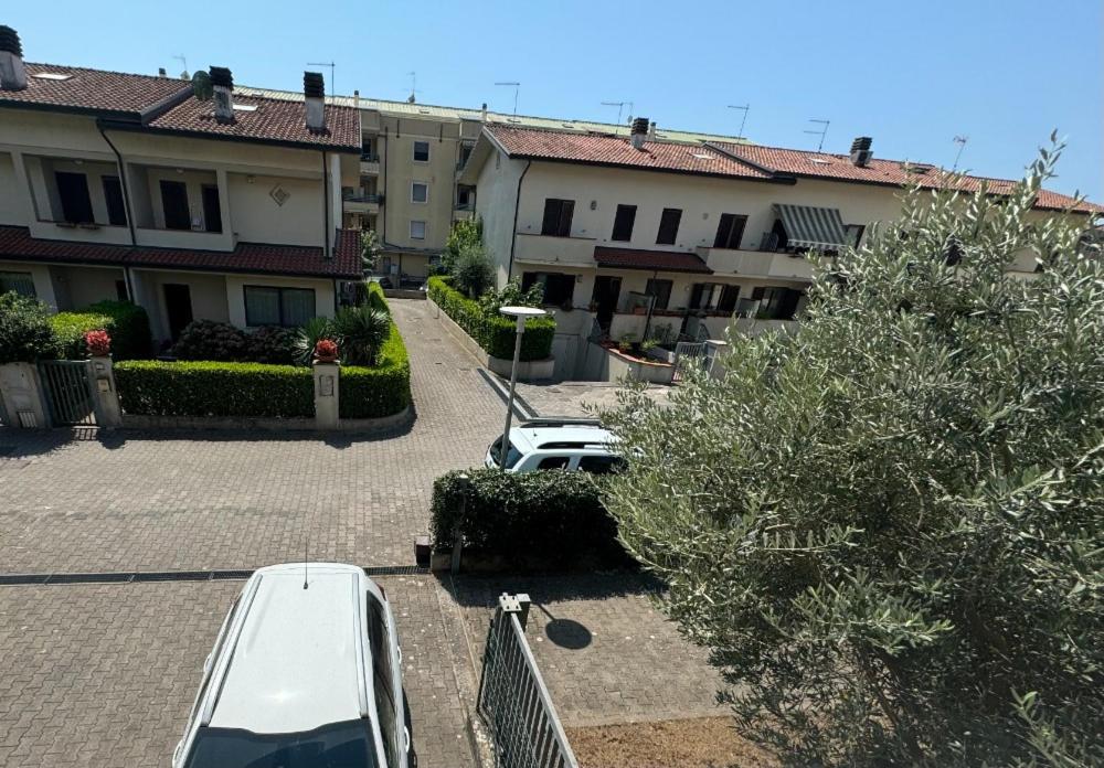 Bellissima Stanza Con Parcheggio Gratuito Apartman Cinquale Kültér fotó